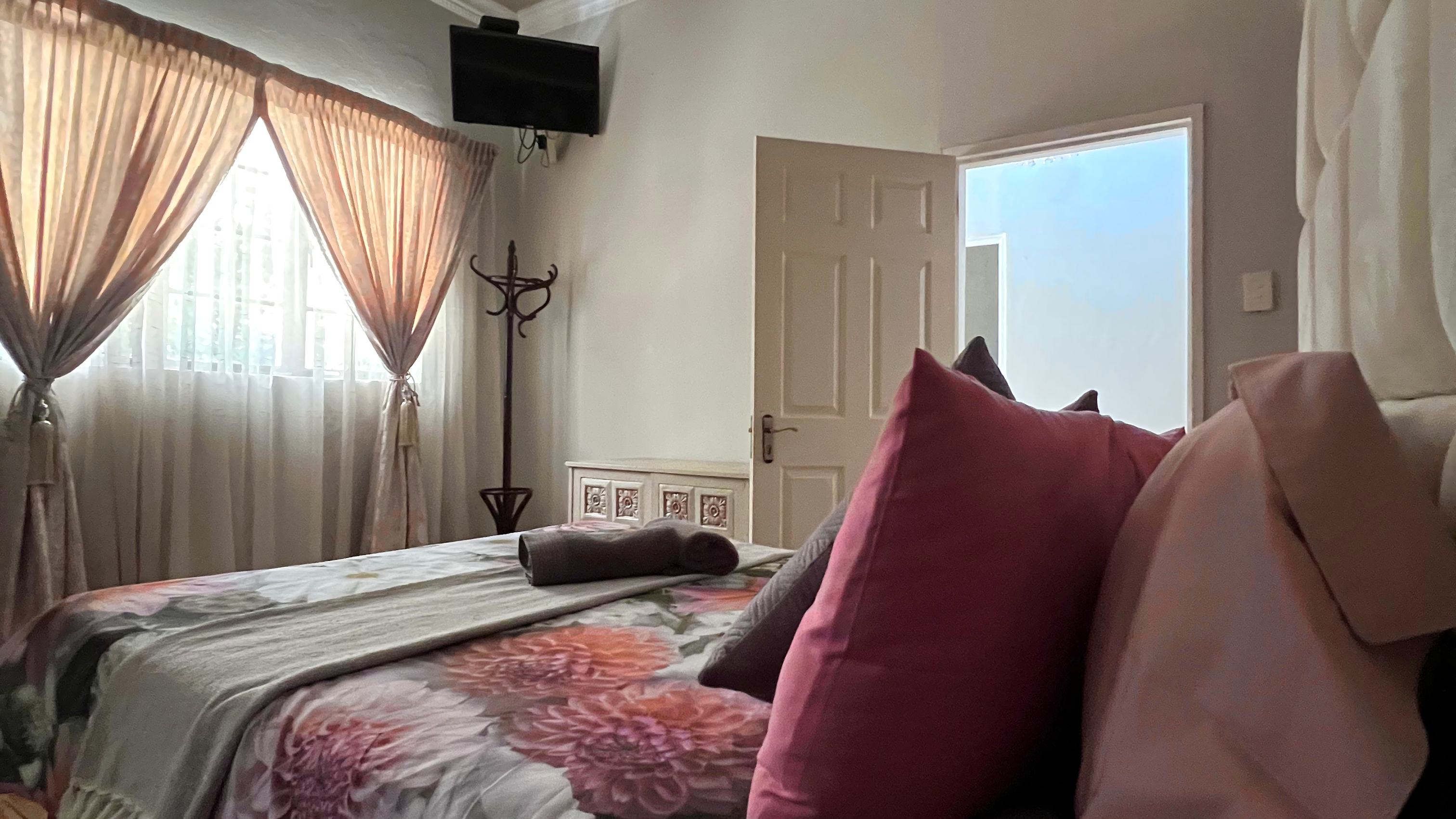 12-Sleeper Family Lodge | Buksies Resort | Rooms (accommodation) - image 8