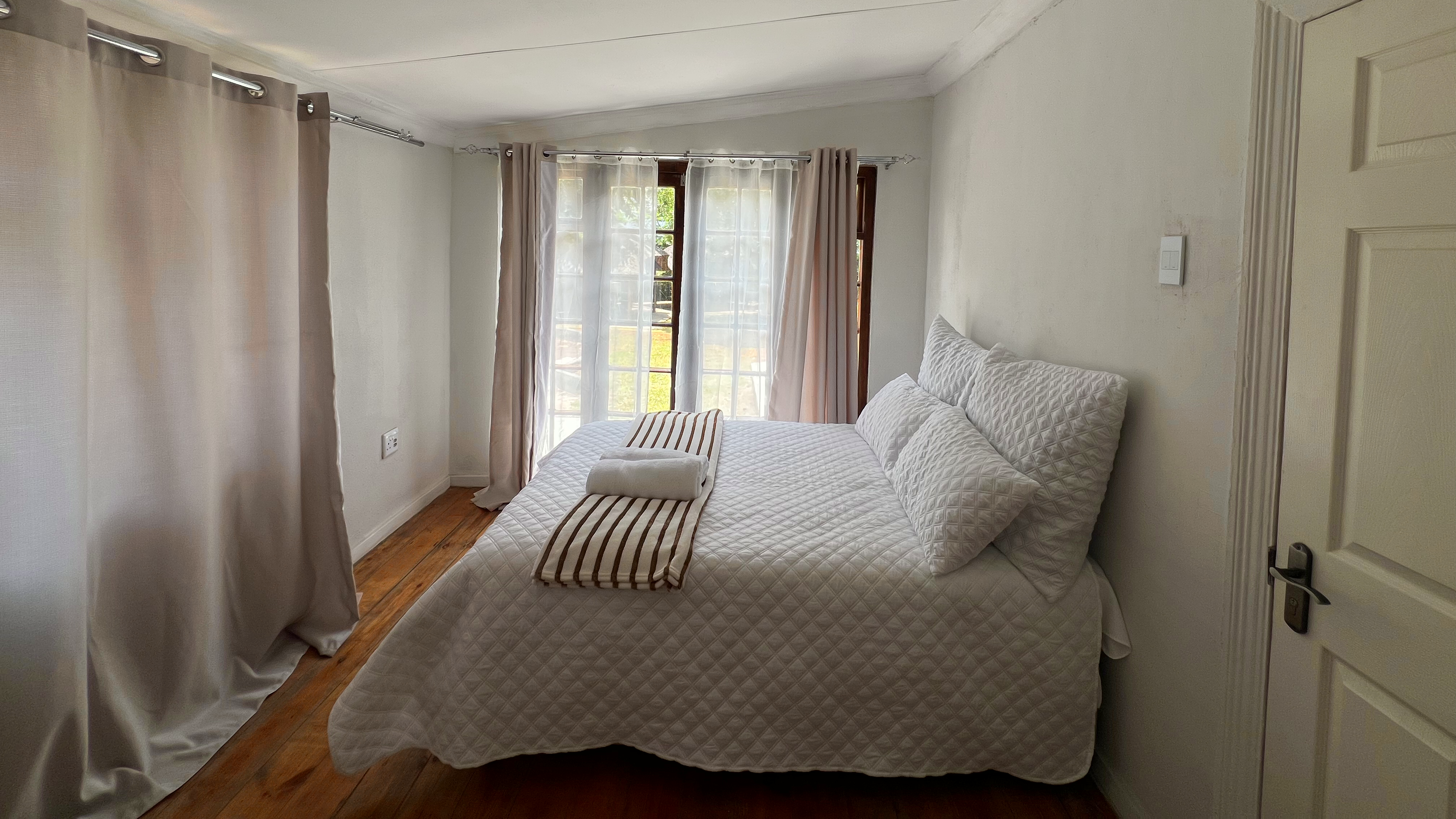 12-Sleeper Family Lodge | Buksies Resort | Rooms (accommodation) - image 3