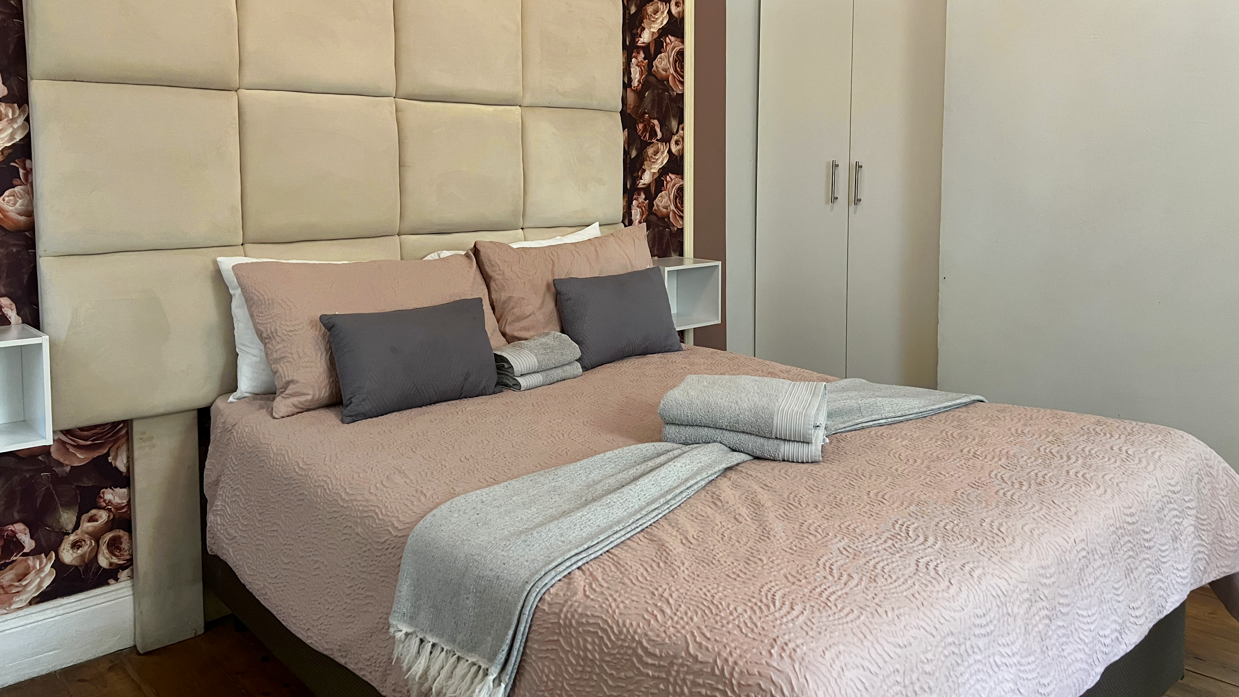 12-Sleeper Family Lodge | Buksies Resort | Rooms (accommodation) - image 6