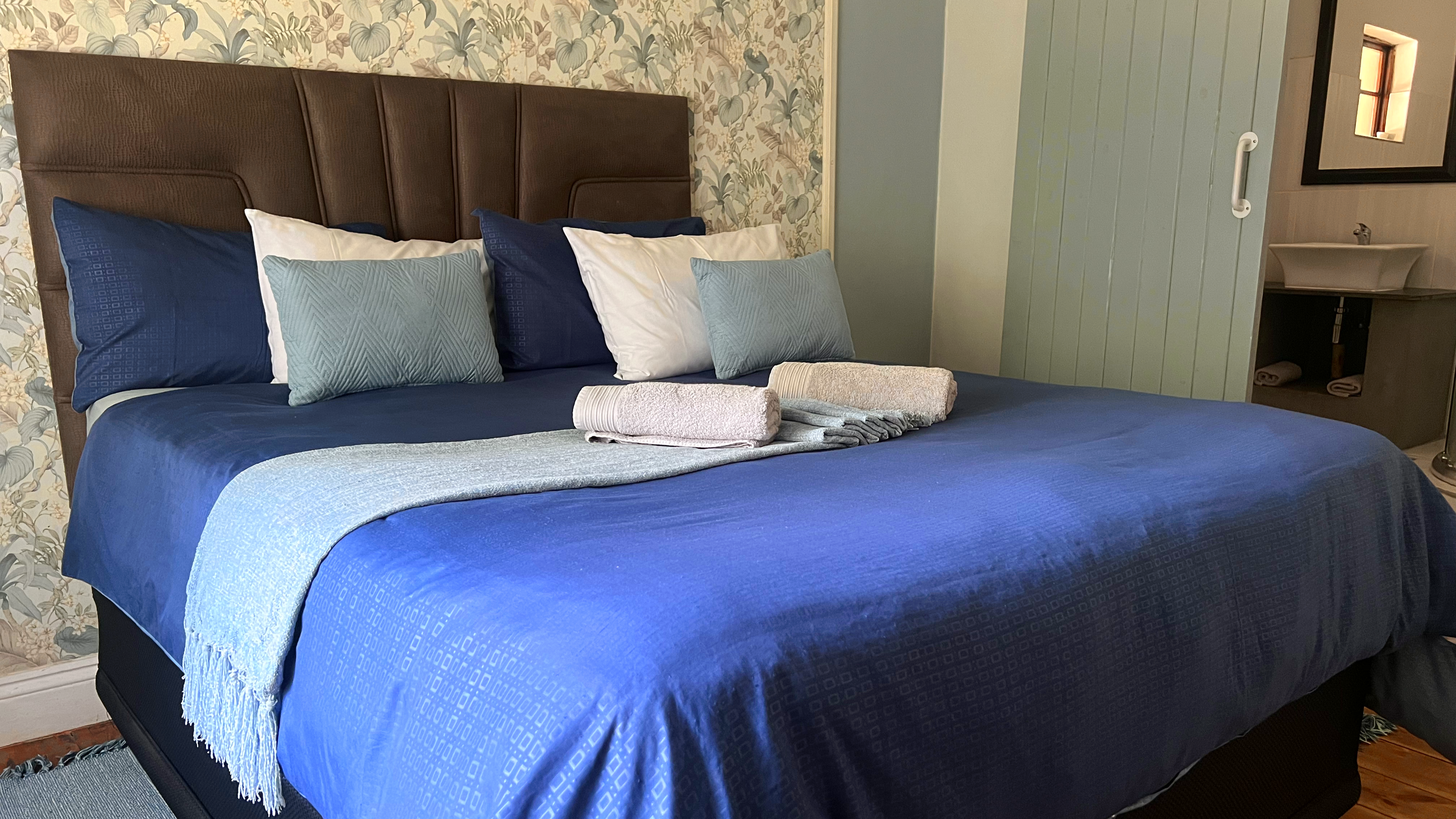 12-Sleeper Family Lodge | Buksies Resort | Rooms (accommodation) - image 7