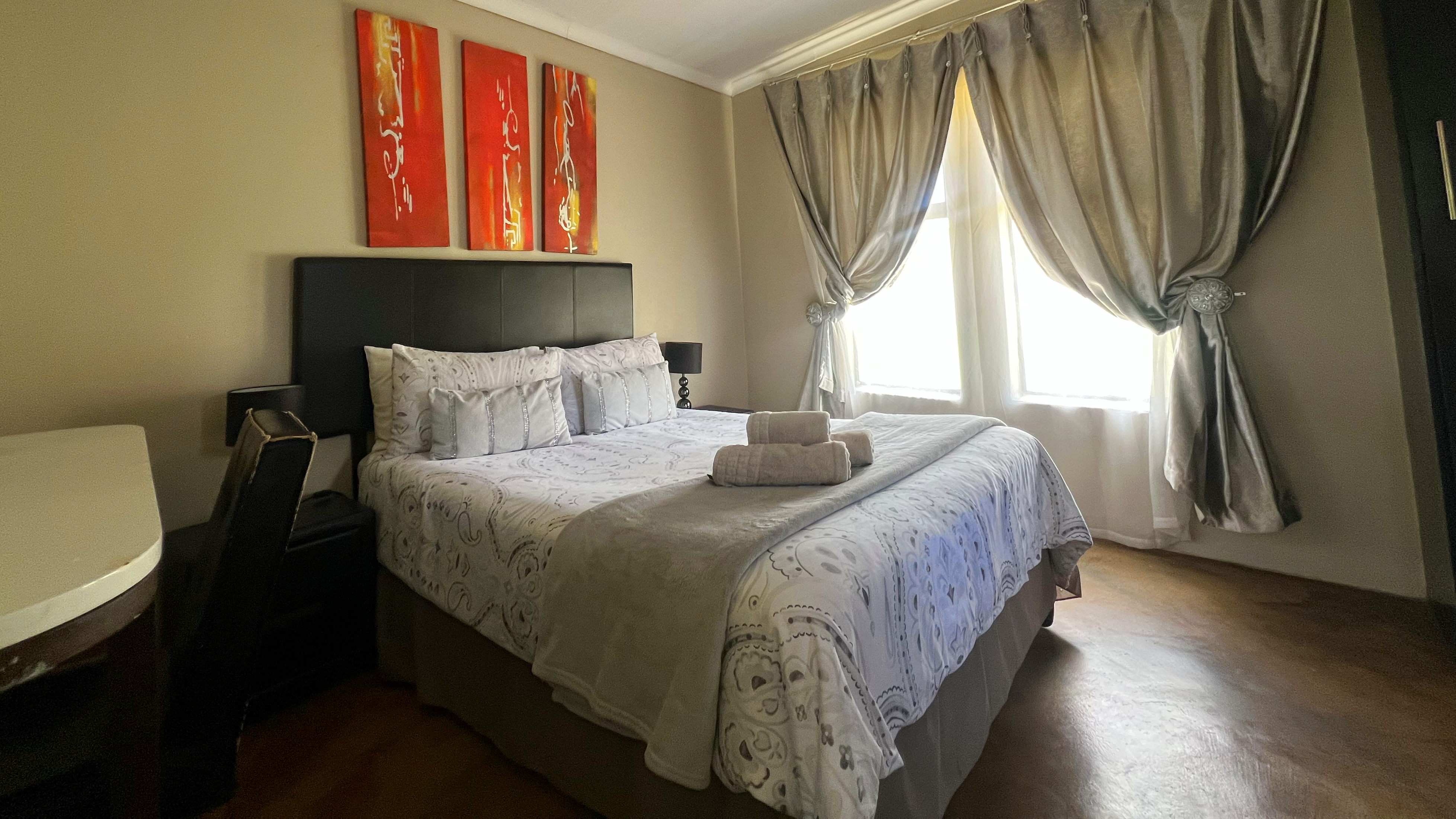 Cosy 2-Sleeper Chalet | Buksies Resort | Rooms (accommodation) - image 3