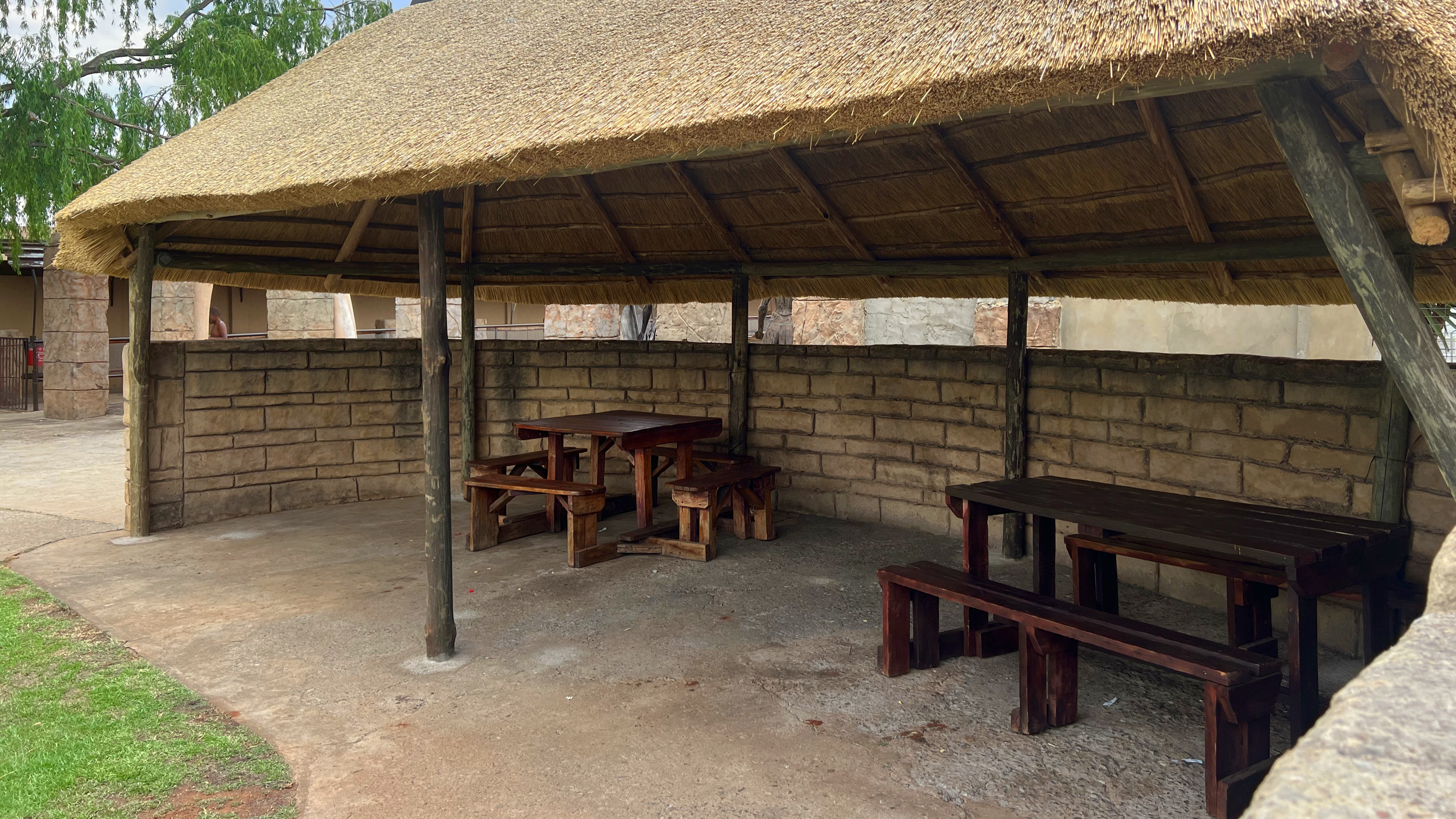 Giraffe Lapa | Buksies Resort | Venues & Picnic Areas - image 2